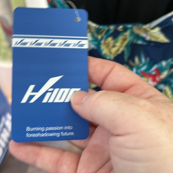 NWT Halter style swimsuit - Picture 7 of 8